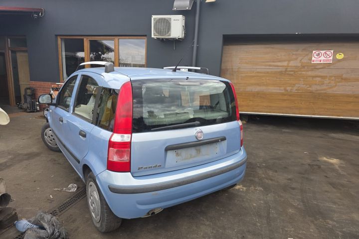 Aripa fata stanga Fiat Panda 2011 1.2 MT (60 hp)