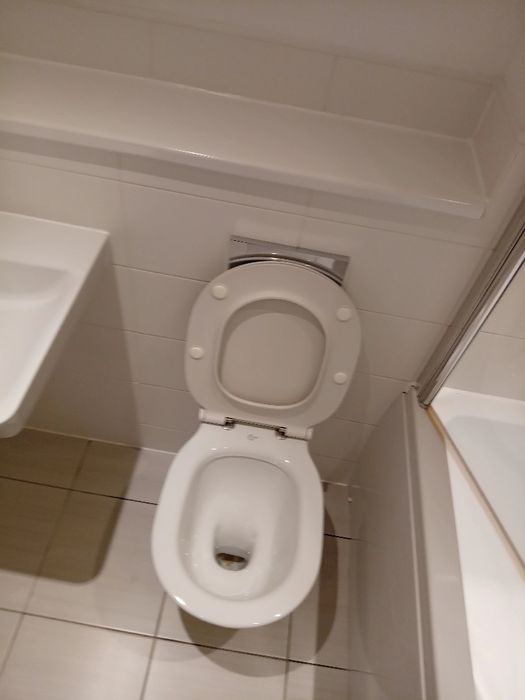 Предлагам почистване по домове и офиси.
Искам да помогна на хора, коит