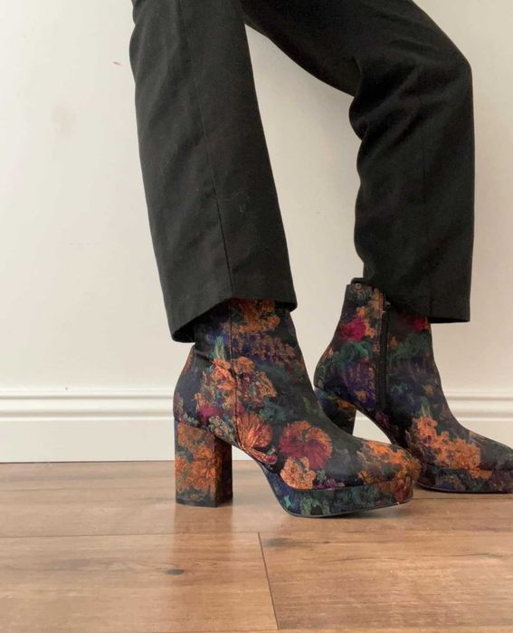 Жакардови дамски боти Primark с флорални мотиви