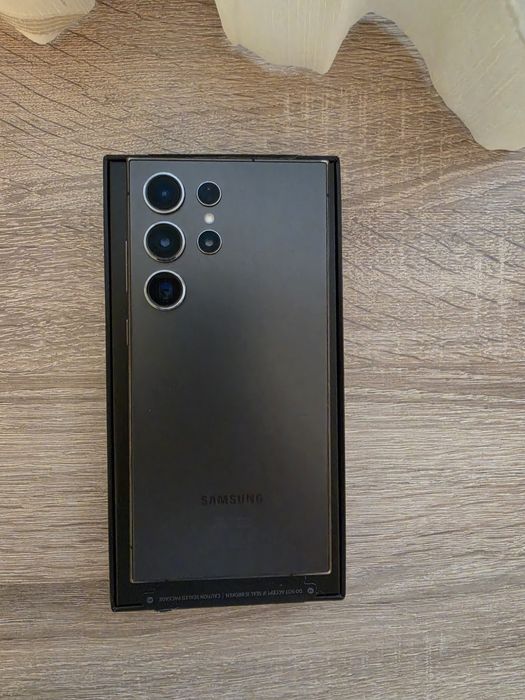 Samsung S24 Ultra 512GB Black Titanium в Гаранция