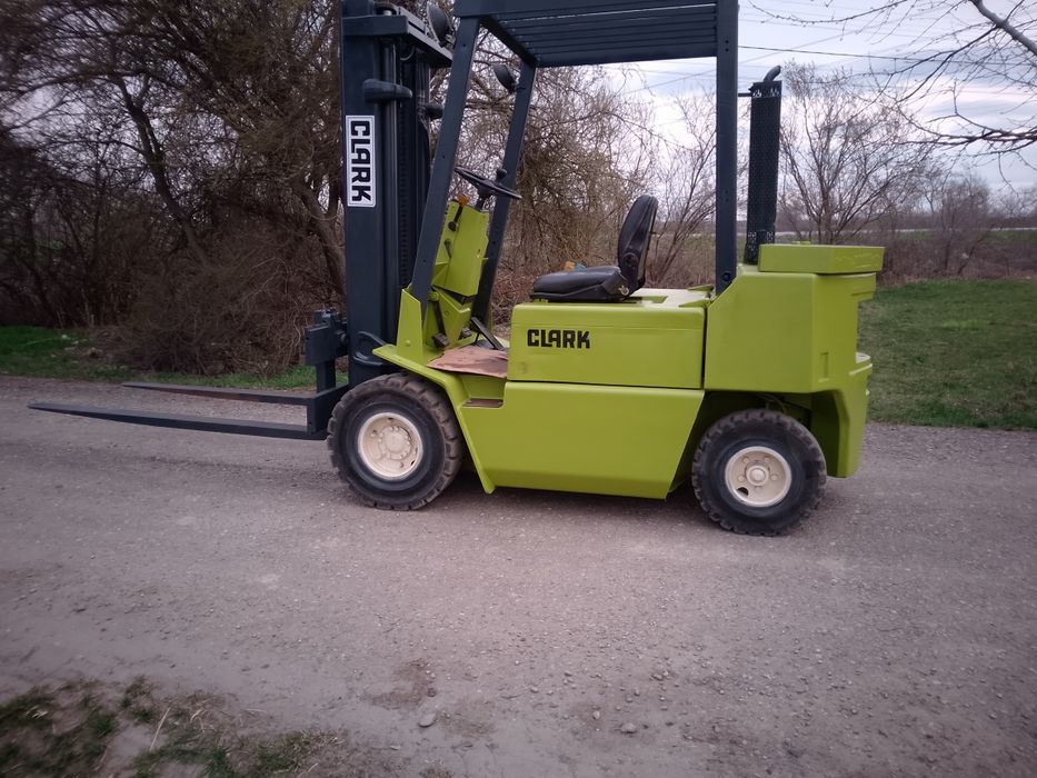 Stivuitor Clark  Motostivuitor