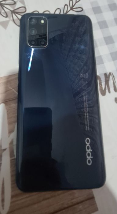 Продам смартфон Oppo A72