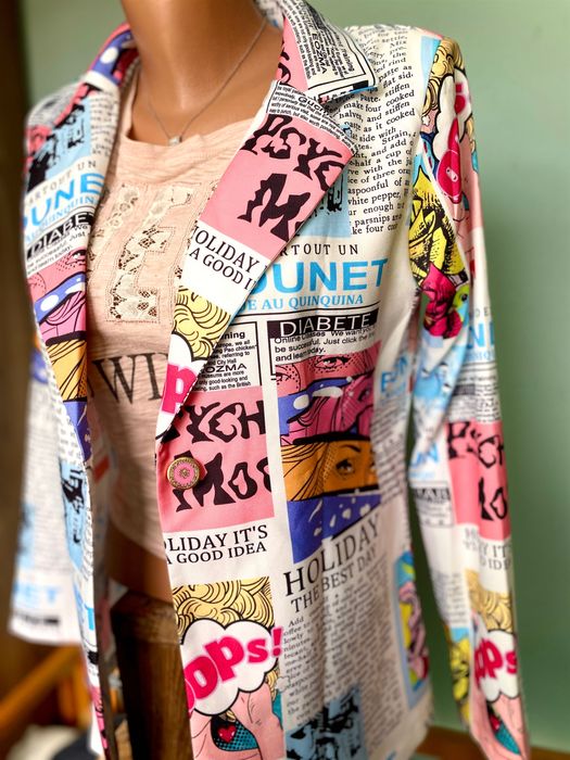 Ново елегантно дамско сако блейзър комикс мотиви размери М с етикет