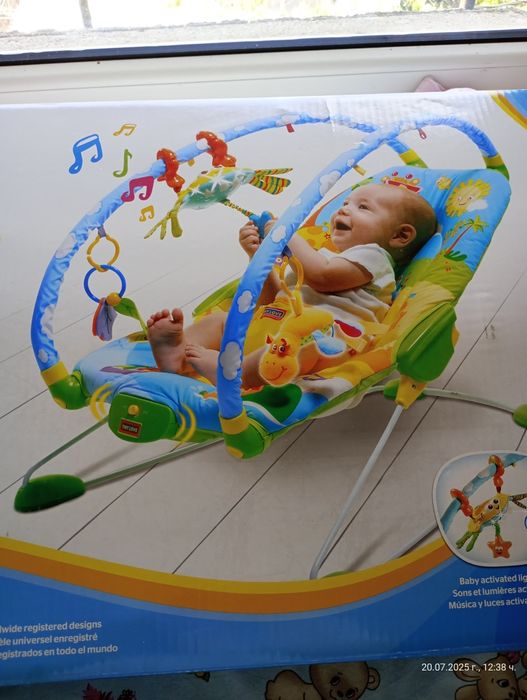 Бебешки шезлонг-люлка Tomy Love