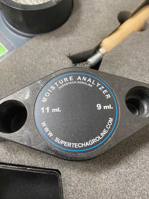 Електронен влагомер за измерване влажността на зърно и фуражи