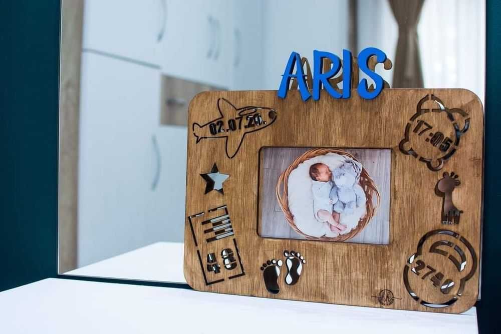 Rama foto personalizata din lemn bebe copil nou nascut