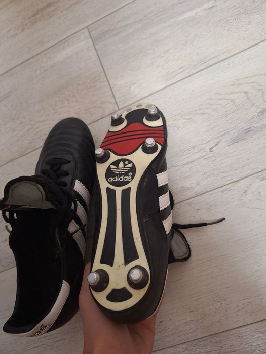 Vând ghete de fotbal profesionale(world cup)din piele