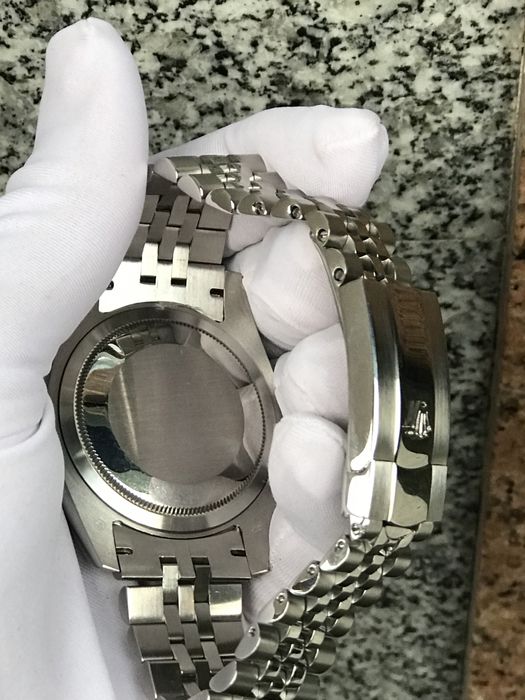 Rolex soati sotiladi