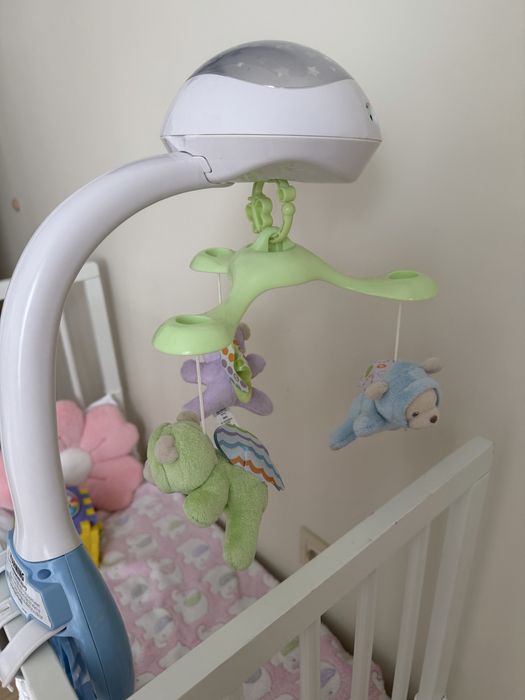 Играчка за бебешко легло fisher price