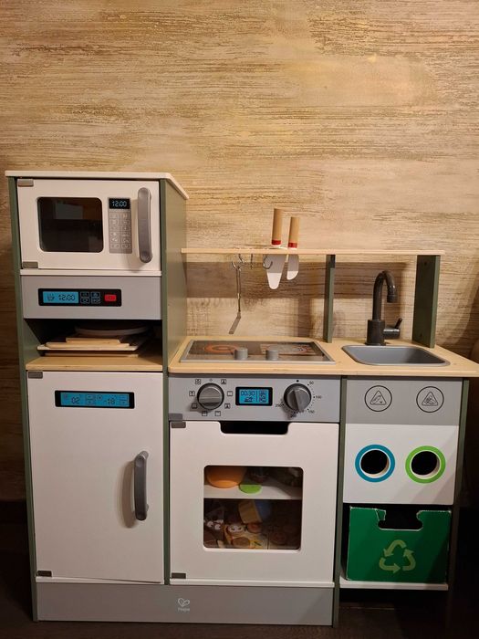 Детска дървена кухня Hape