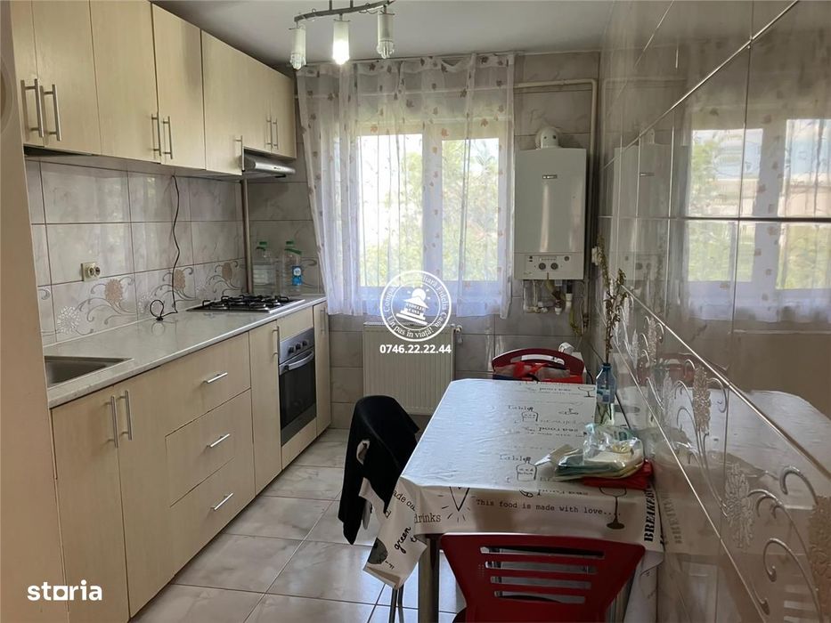 Apartament 3 camere  de vanzare  Podu Ros,