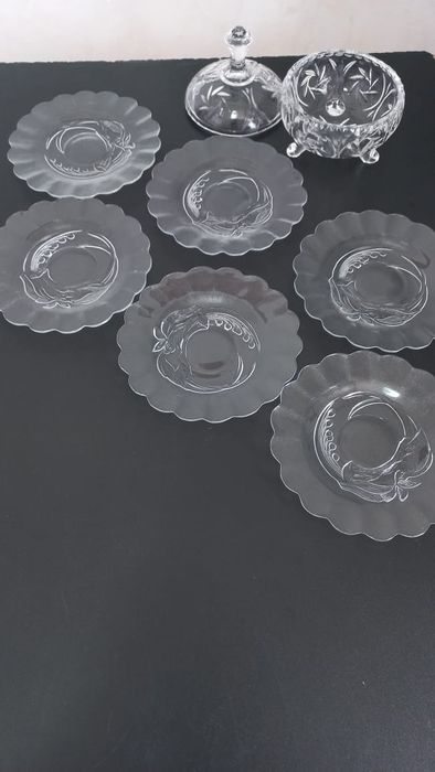 Тарелки маленькие новые