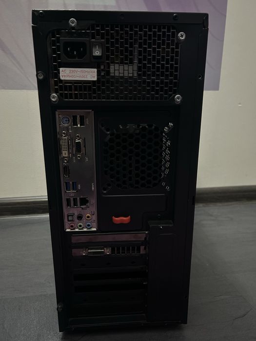 Геймърски компютър i5-4460, RX 470 4GB, 10GB RAM, 512GB SSD