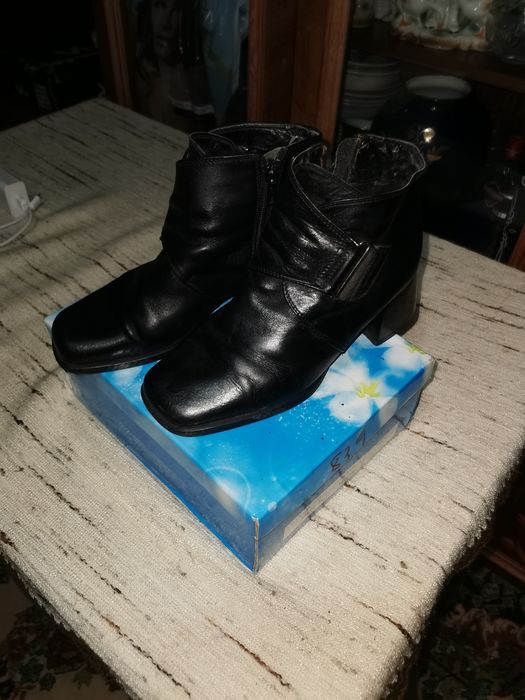 Ghete din piele mărimea 36