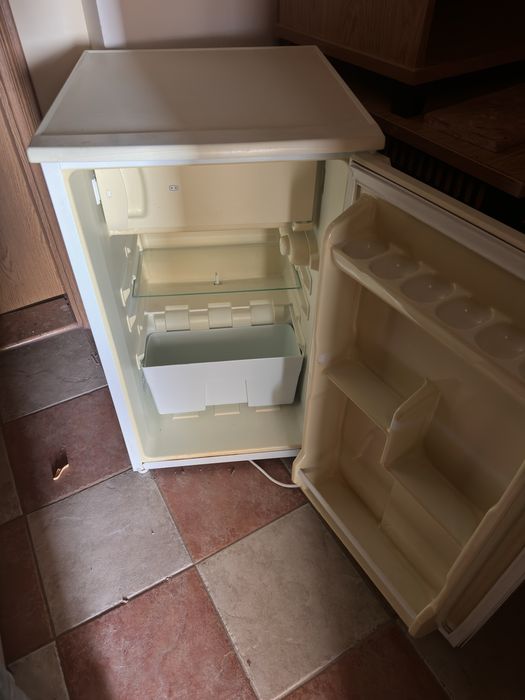 Хладилник с фризер NEO