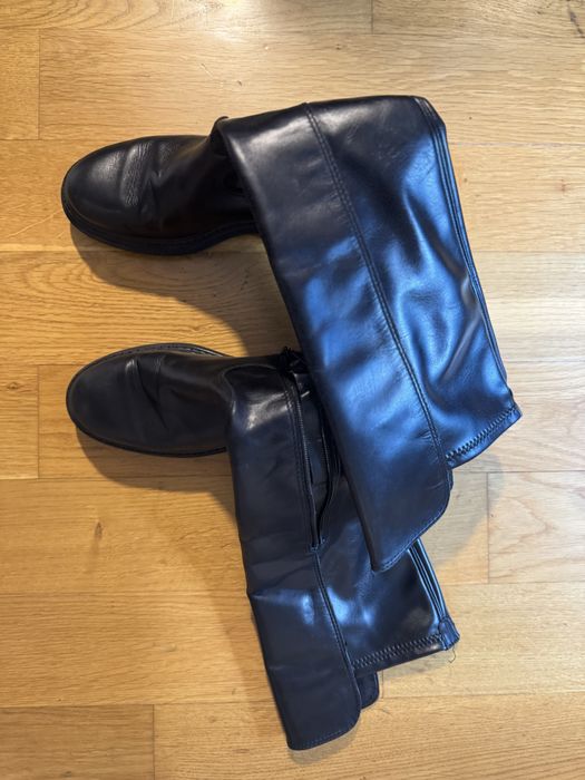 Продавам кожени ботуши Bata