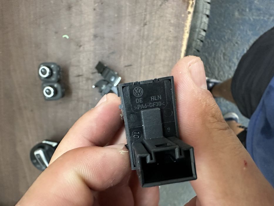 Butoane geam bloc lumini oglinzi crom passat cc b7 b6 tiguan golf 6
