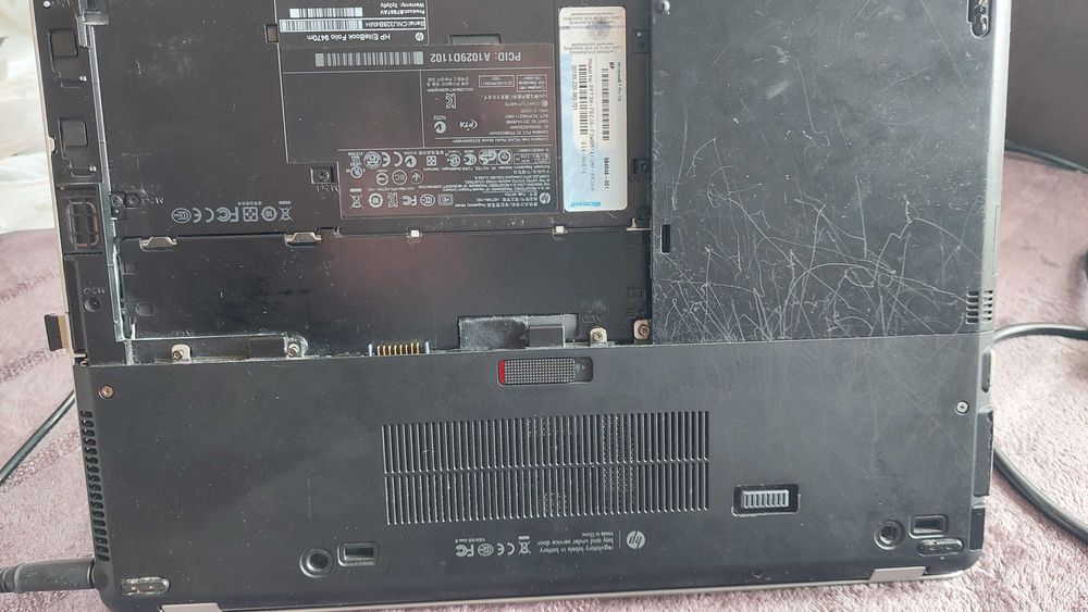 Продавам десктоп компютър с 19 инчов монитор и 2 стари лаптопа.