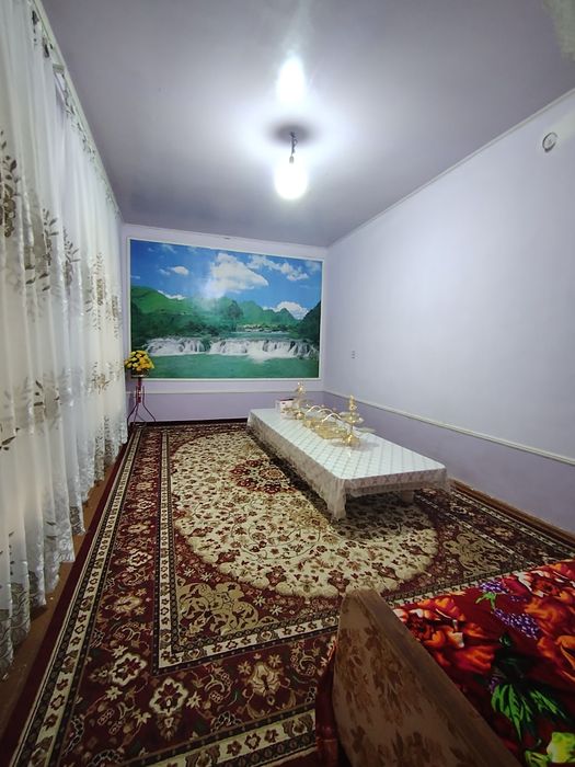 Уй сотилади Охалик махалласида, 7 соток, 8 хонаси ва подвали мавжуд.