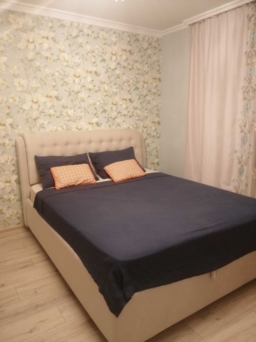 Двупальная кровать с матрасом!