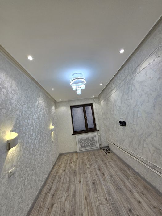 Срочно продаётся квартира без маклер в Кадишева 3х комнатная евро ремо