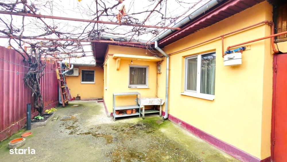 Oportunitate Unică: Casă cu 4 Camere, Curte Generoasă și Îmbunătățiri