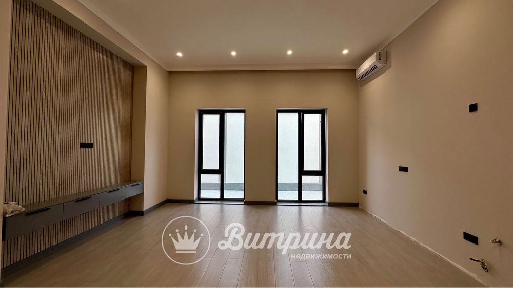 Дом в центре города, на 3-х сотках, общей площадью 610 кв.м