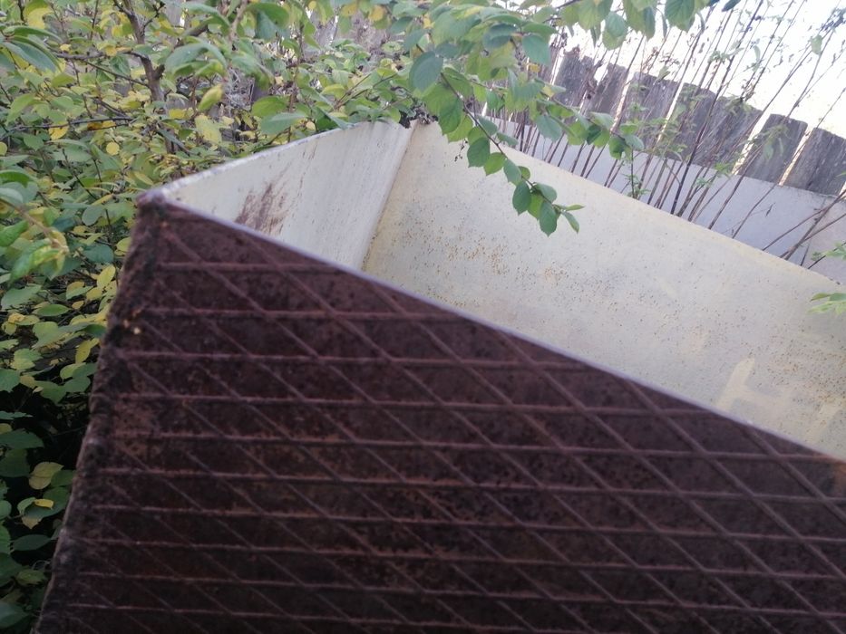 Продам емкость металлическую объемом 3,6 куб. м продам