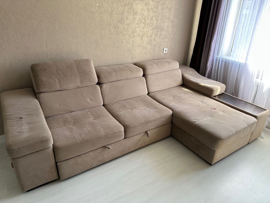 Диван угловой в хорошем состоянии