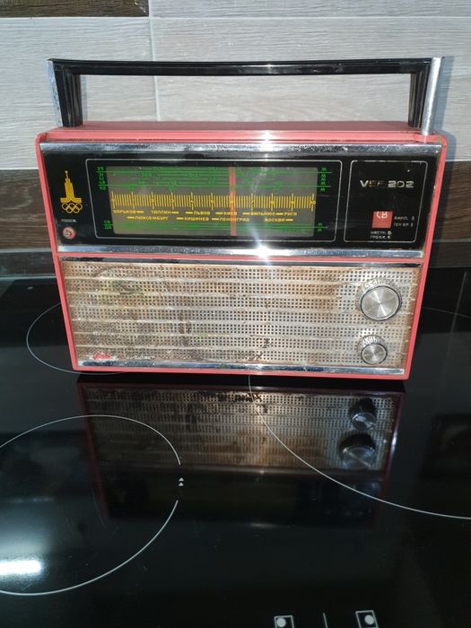 Продам радиоприёмник VEF-202