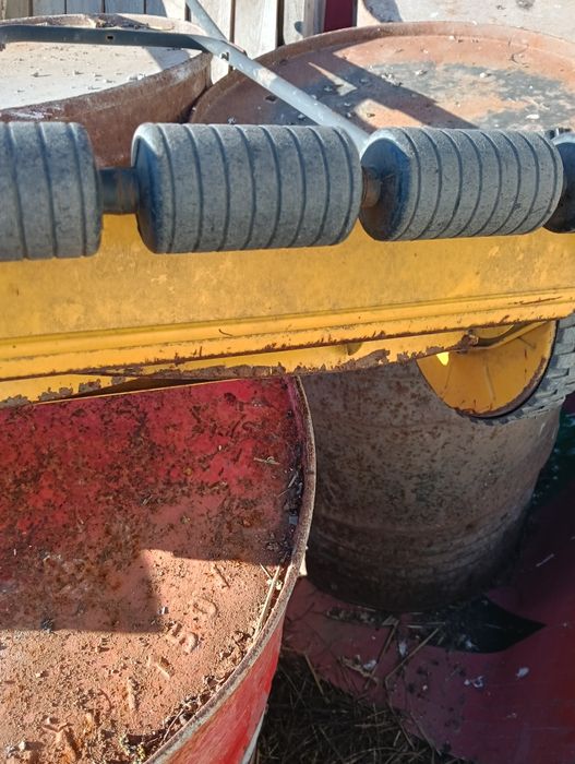 Mașină tăiat iarbă manuală