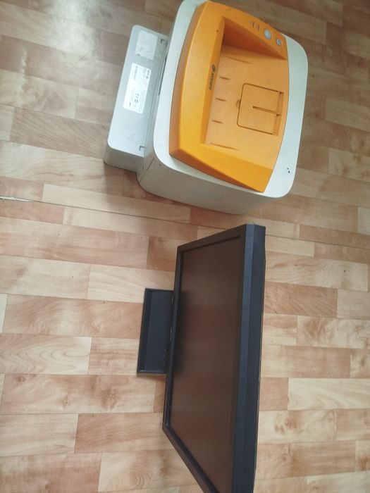 Прадаю процесер и принтер рабочи