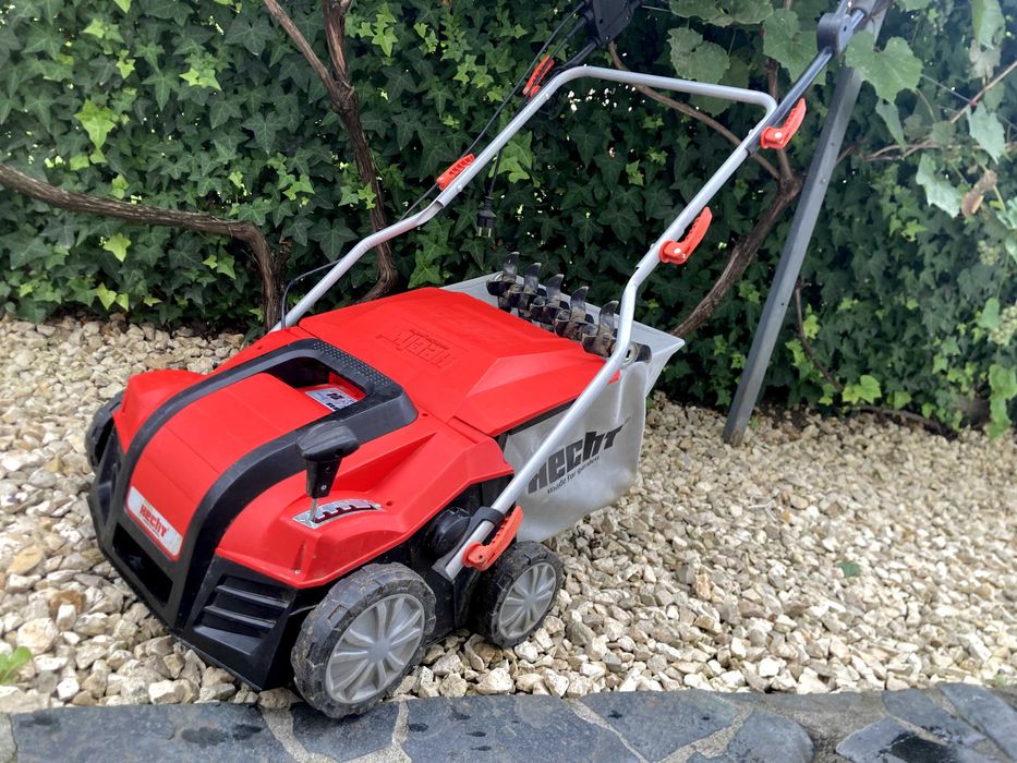 Scarificator si aerator gazon HECHT 1420 2 in 1, 1500 W, 32 cm, 35 L