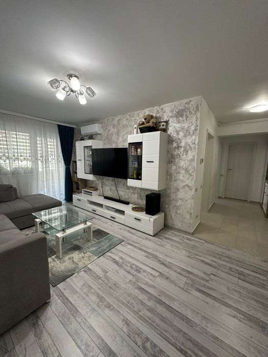 Apartament de vanzare, 2 camere, decomandat, 58mp, 2 locuri de parcare