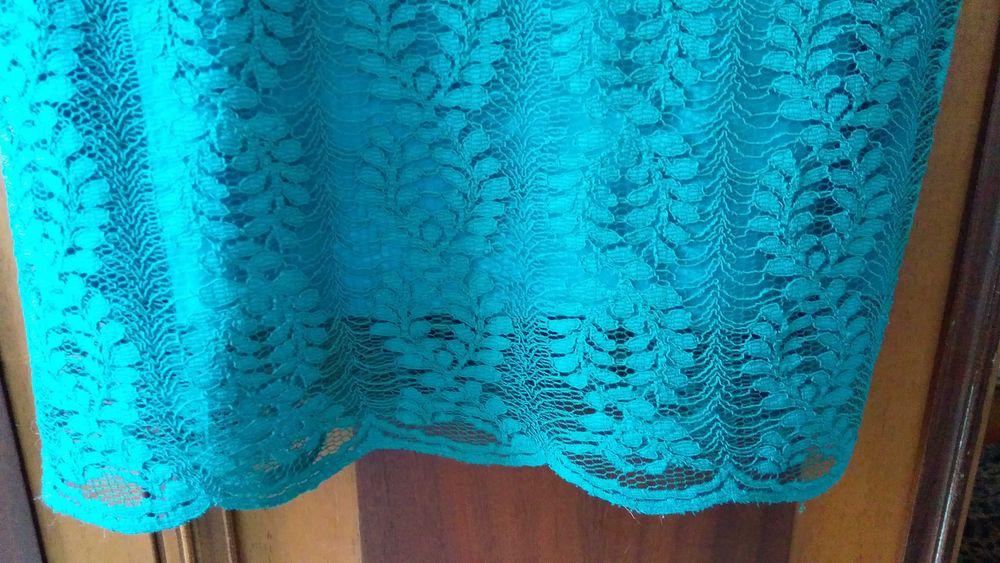 Продам платье гипюр