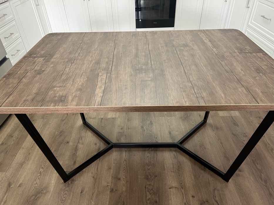 Кухонные, офисные столы.