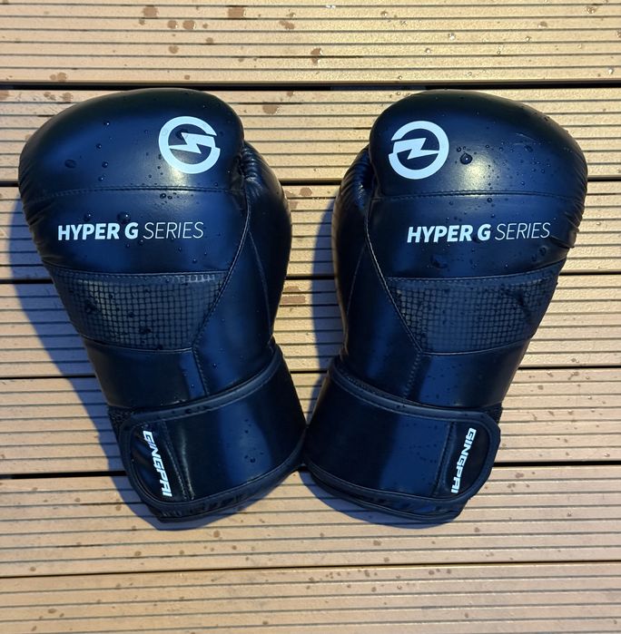 Боксерские перчатки