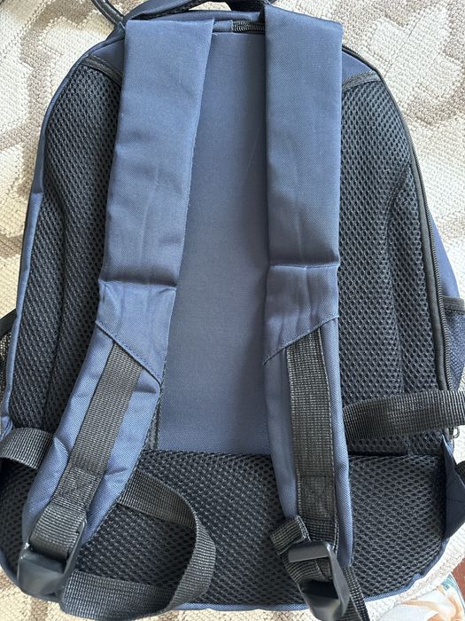 Продам рюкзак темносиний