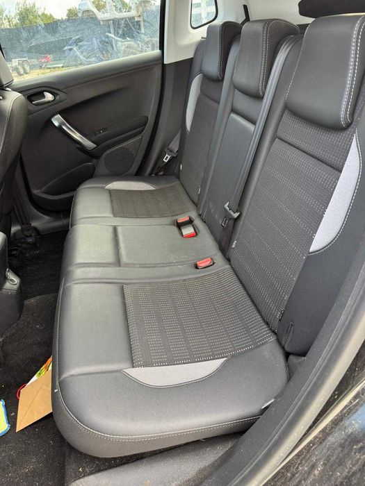 Dezmembram Peugeot 2008 2016 hatchback 1.6