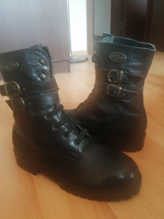 Дамски кубинки, черни, нови.