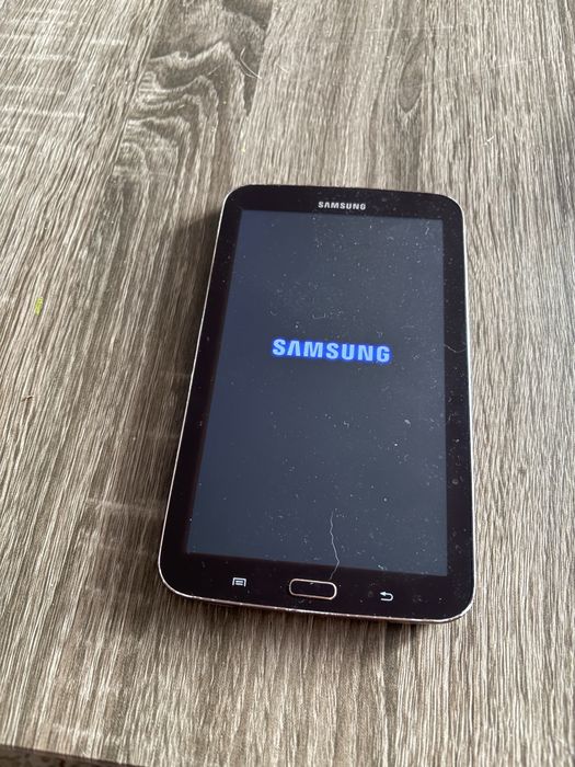 Планшет Samsung Galaxy Tab 3 SM-T210