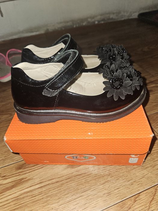 Продам детский туфли