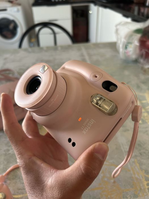 Фотоаппрат instax в отличном состоянии