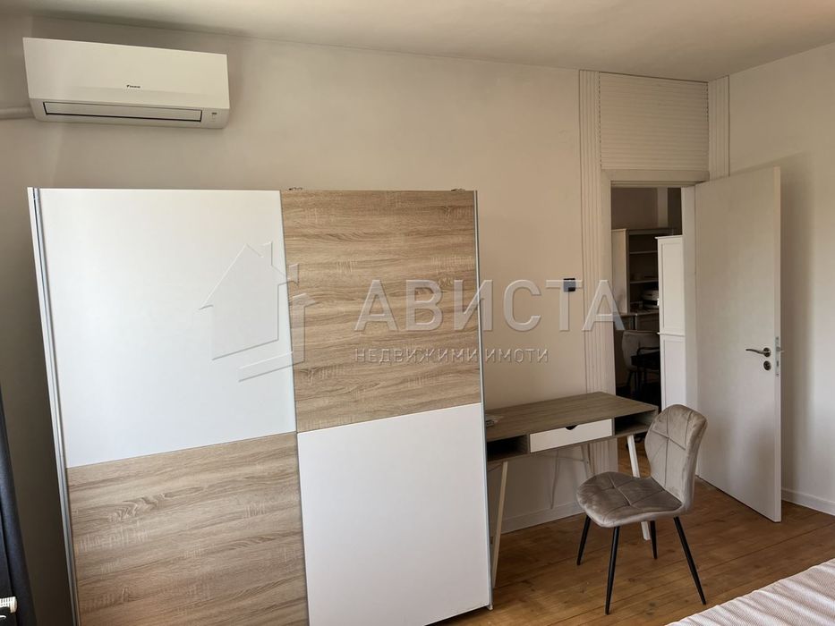 Дава се под наем Тристаен апартамент в София, Център - 75 кв.м за 917.49 € - Снимка #4