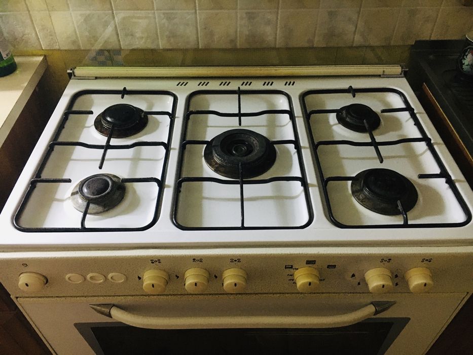 Газовую плиту/духовой шкаф NOGEN, арабского производство MADE IN IRAN