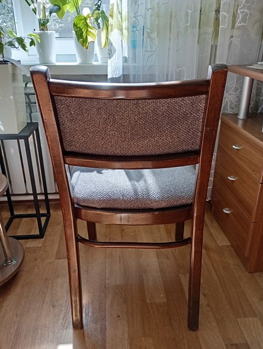 Продам два стула