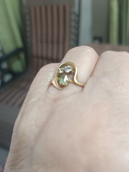 Кольцо бриллиантом