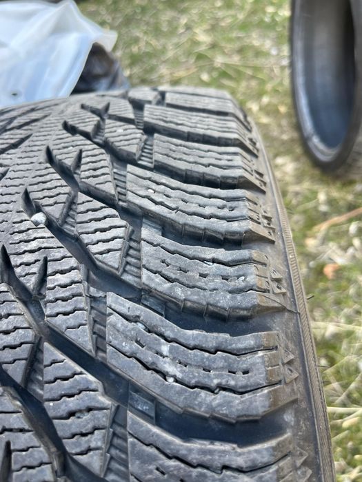 Продам почти новые шины