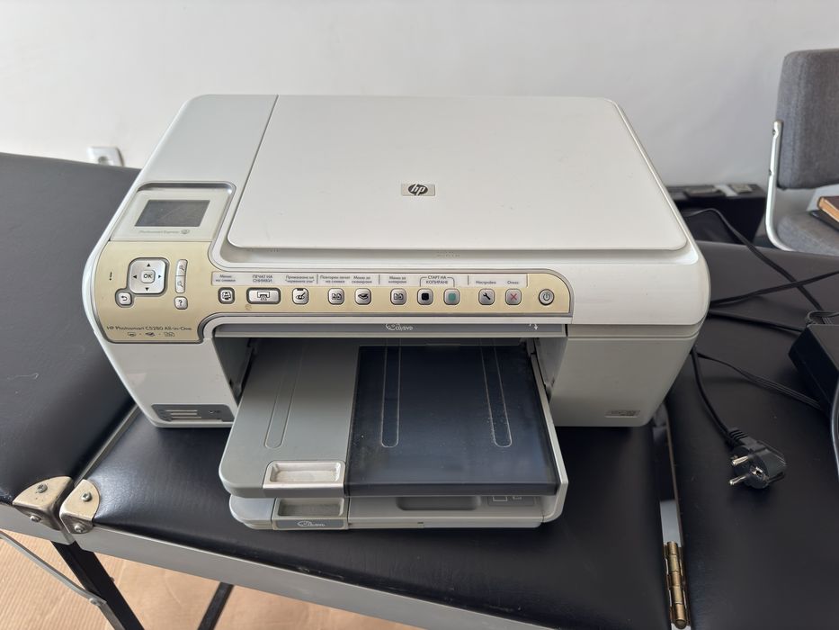 Цветен принтер, скенер и копир - 3 в 1 - hp - Hewlett Packard и за директен печат на снимки от картата на фотоапарата, без компютър!!!