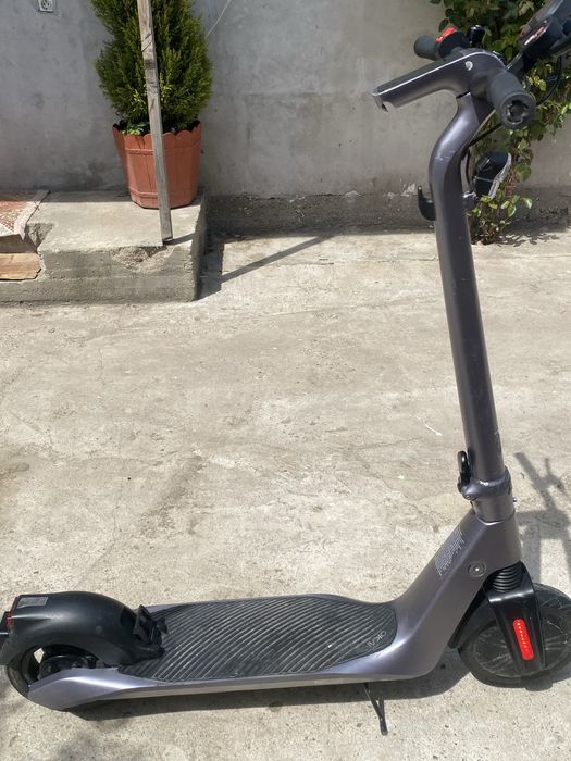 Vând trotineta electrică